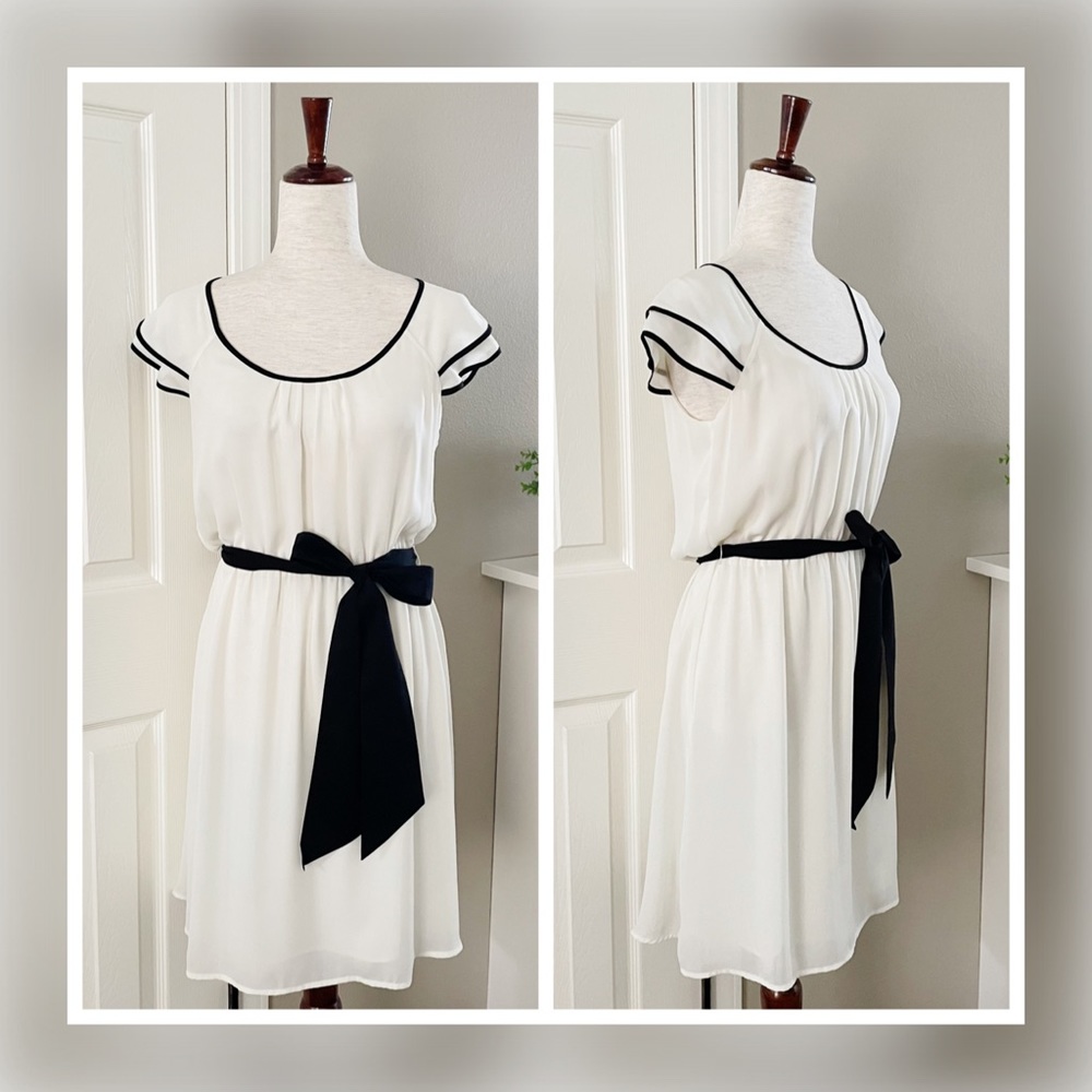 Ann Taylor LOFT Cream Chiffon Flutter Sleeve Dress
